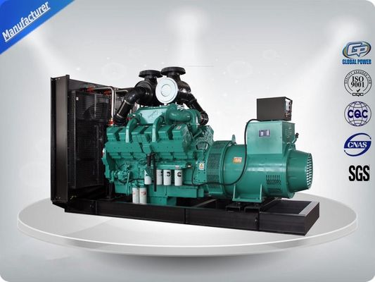 中国 800Kw/1000KvaはCummins Engine 1200Lの燃料タンク容量のタイプ ディーゼル発電機を開けます サプライヤー